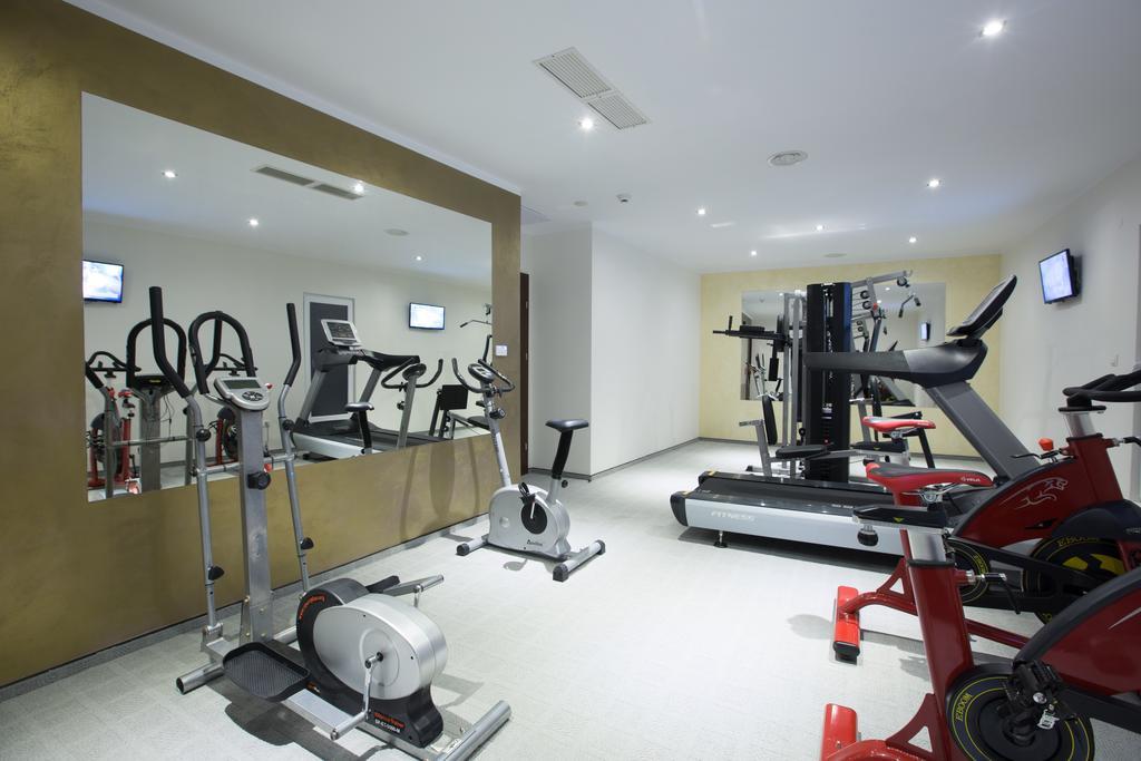 Hotel Meliss Craiova Esterno foto