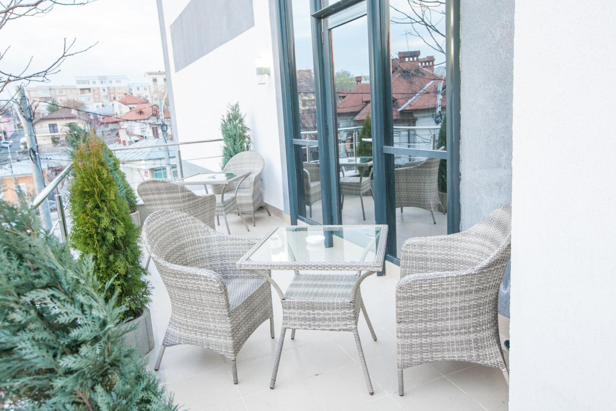 Hotel Meliss Craiova Esterno foto